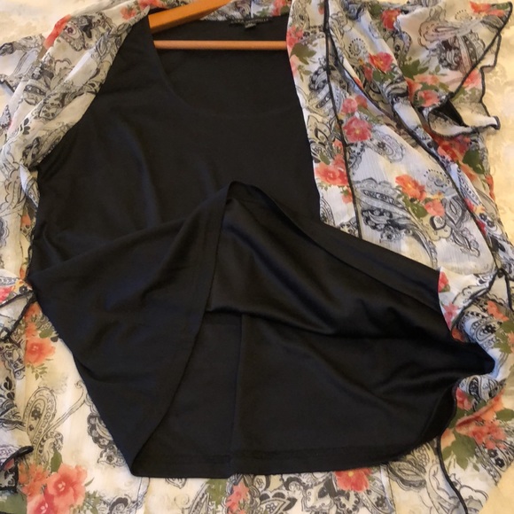 SARA MICHELLE SIZE M FOOLER BLOUSE BLACK TANK FLORAL OUTER SHORT SLEEVE - #314 - Picture 9 of 12